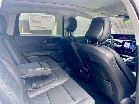 New 2026 Lincoln Nautilus Reserve w/ Jet Appearance Package AWD/4WD image 18