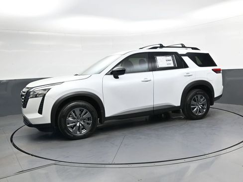 New 2026 Nissan Pathfinder SV FWD image 8