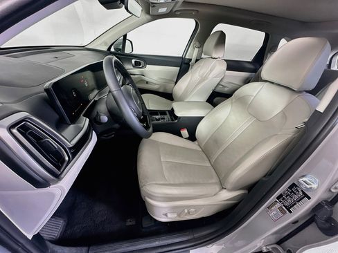 Used 2025 Kia Sorento EX w/ Panoramic Sunroof Package FWD image 13
