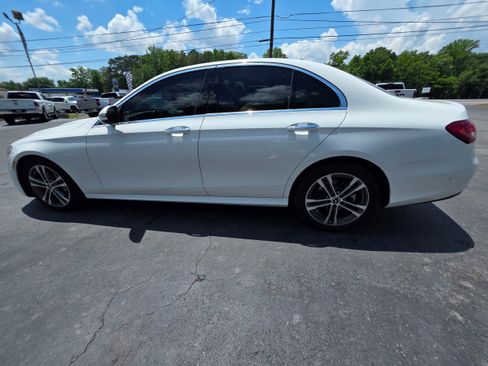 Used 2022 Mercedes-Benz E 350 4MATIC Sedan image 8