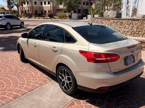 Used 2018 Ford Focus SEL FWD image 3