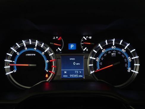 Used 2018 Toyota 4Runner TRD Off-Road Premium AWD/4WD image 23