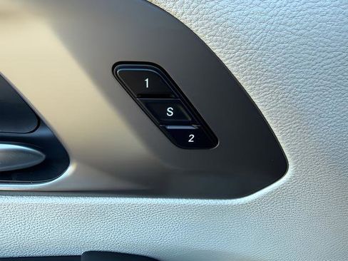 Used 2024 Chrysler Pacifica Touring-L FWD image 20
