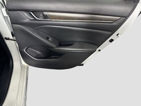 Used 2022 Honda Accord EX-L image 28