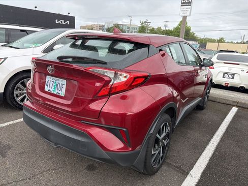 Used 2018 Toyota C-HR XLE FWD image 4