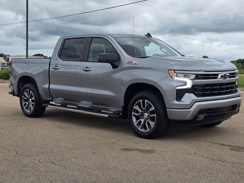 Certified 2024 Chevrolet Silverado 1500 RST w/ Z71 Off-Road Package AWD/4WD image 3