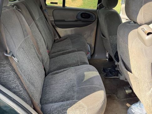 Used 2002 Chevrolet TrailBlazer LS w/ Preferred Equipment Group RWD image 7