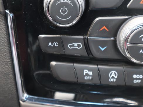 Used 2021 Jeep Grand Cherokee Laredo X image 32