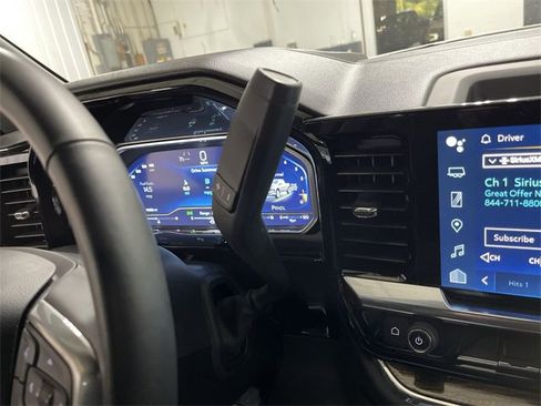Used 2023 Chevrolet Silverado 1500 LT image 24
