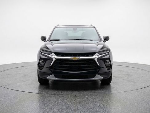 Used 2025 Chevrolet Blazer LT image 2