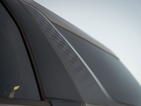 Used 2025 Kia Carnival SX Prestige image 33