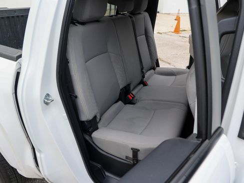 Certified 2024 Toyota Tacoma SR5 AWD/4WD image 41