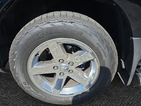 Used 2013 RAM 1500 Express AWD/4WD image 11