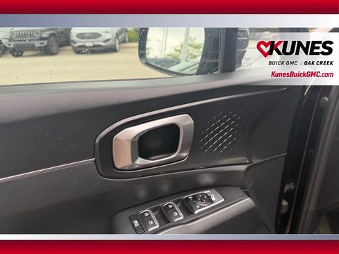 Used 2024 Kia Sorento S AWD/4WD image 9
