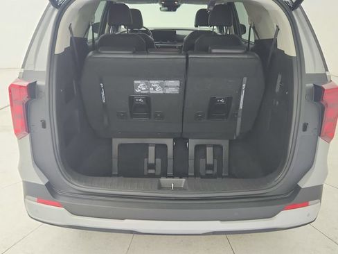 Used 2026 Kia Carnival EX FWD image 35