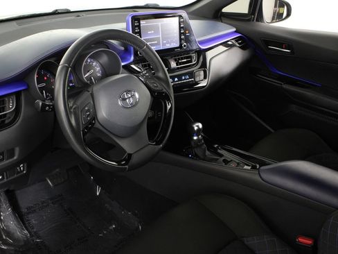 Used 2020 Toyota C-HR XLE FWD image 18