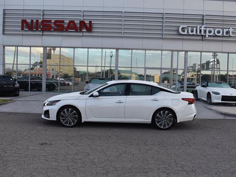 Used 2024 Nissan Altima 2.5 SL image 3