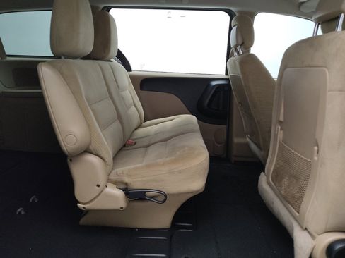 Used 2016 Dodge Grand Caravan American Value Package image 19