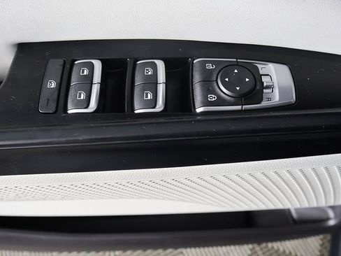 Used 2022 Kia Carnival LX FWD image 36