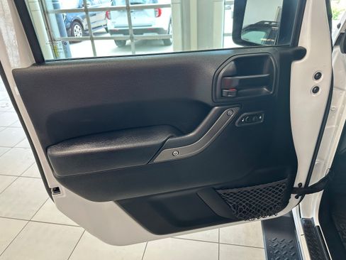 Used 2017 Jeep Wrangler Unlimited Sport AWD/4WD image 11