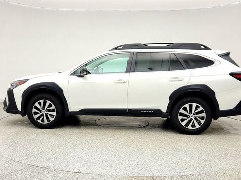 Used 2024 Subaru Outback Premium image 8