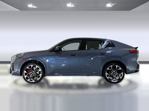 Used 2026 BMW X2 xDrive28i w/ M Sport Package AWD/4WD image 2