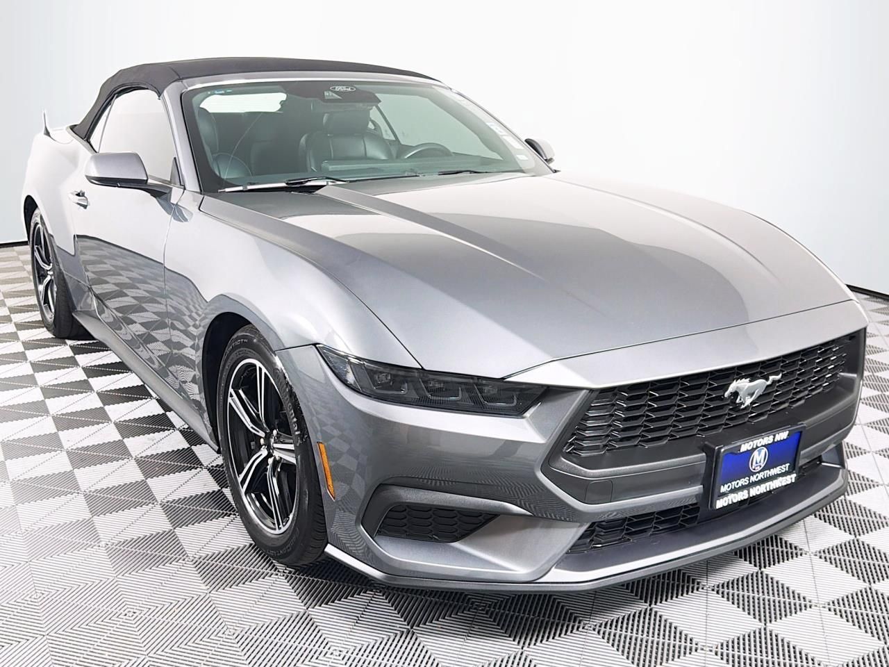 Used 2025 Ford Mustang Premium RWD image 29