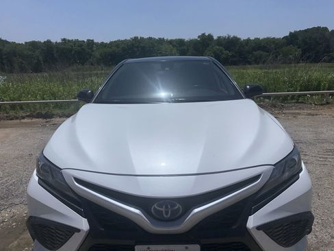 Used 2021 Toyota Camry XSE FWD image 7