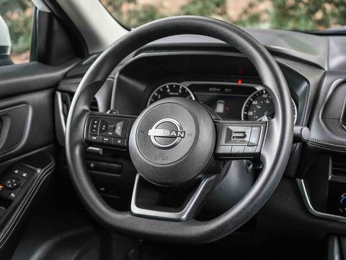 Used 2024 Nissan Rogue SV AWD/4WD image 14