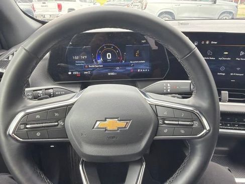 Used 2026 Chevrolet Equinox LT AWD/4WD image 37