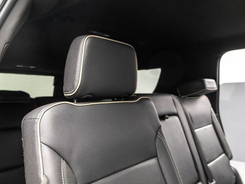 Used 2021 GMC Yukon XL SLT image 33