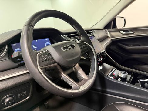 Used 2023 Jeep Grand Cherokee Limited image 74