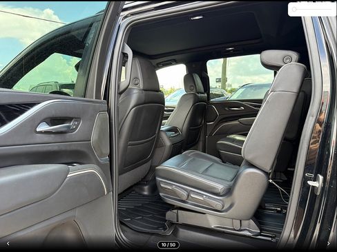 Used 2023 Cadillac Escalade ESV Sport AWD/4WD image 3