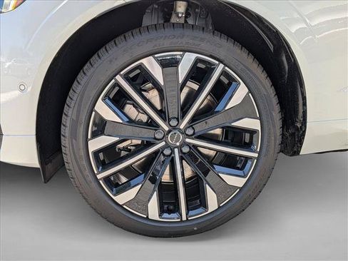 New 2026 Volvo XC60 T8 Ultra w/ Protection Package Premier AWD/4WD image 10