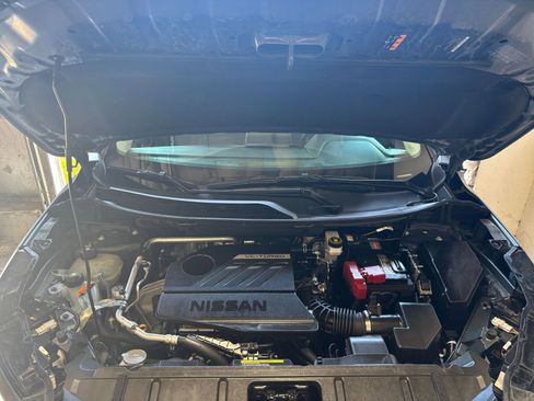 Used 2025 Nissan Rogue SV FWD image 34