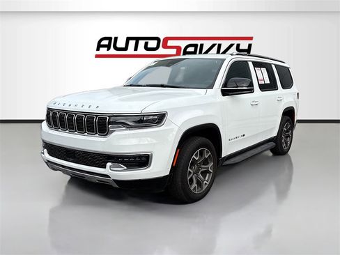 Used 2024 Jeep Wagoneer Series III image 3