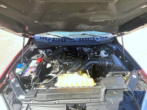 Used 2018 Ford F150 Lariat w/ Equipment Group 502A Luxury AWD/4WD image 26
