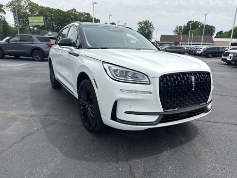 Used 2025 Lincoln Corsair Reserve w/ Equipment Group 202A AWD/4WD image 4