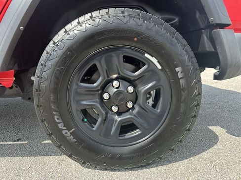 Used 2024 Jeep Wrangler Unlimited Sport AWD/4WD image 14