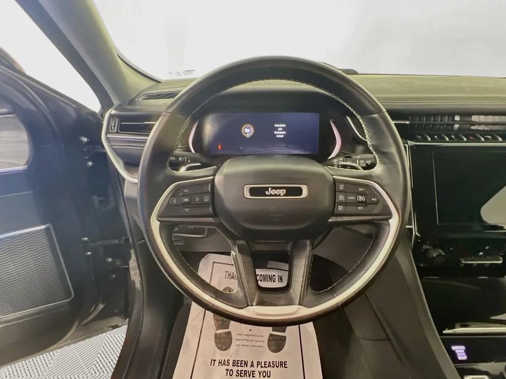 Used 2021 Jeep Grand Cherokee L Limited AWD/4WD image 12