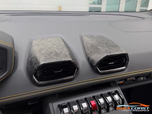 Used 2021 Lamborghini Huracan EVO RWD image 15
