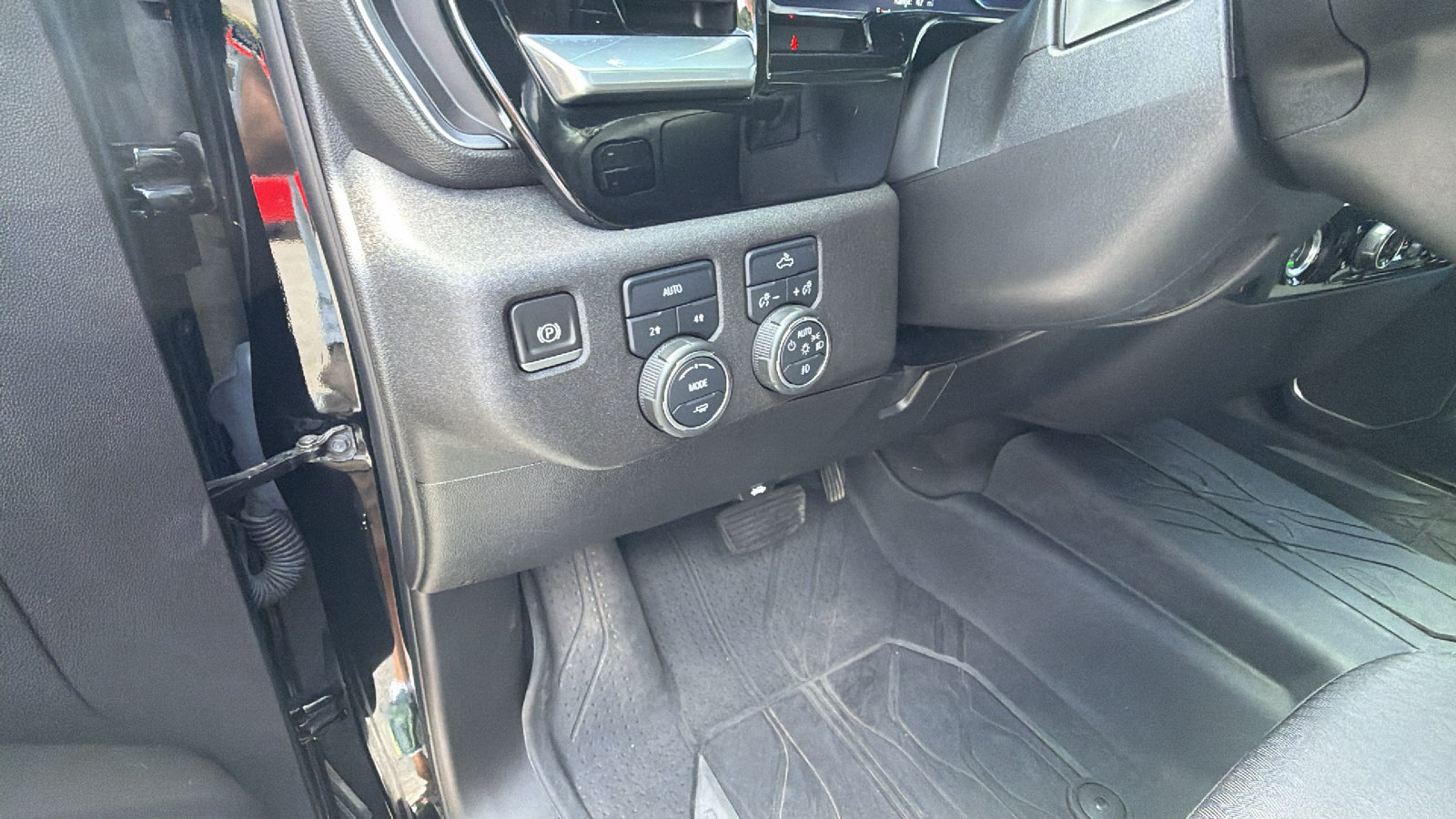 Used 2022 Chevrolet Silverado 1500 RST w/ Protection Package AWD/4WD image 24