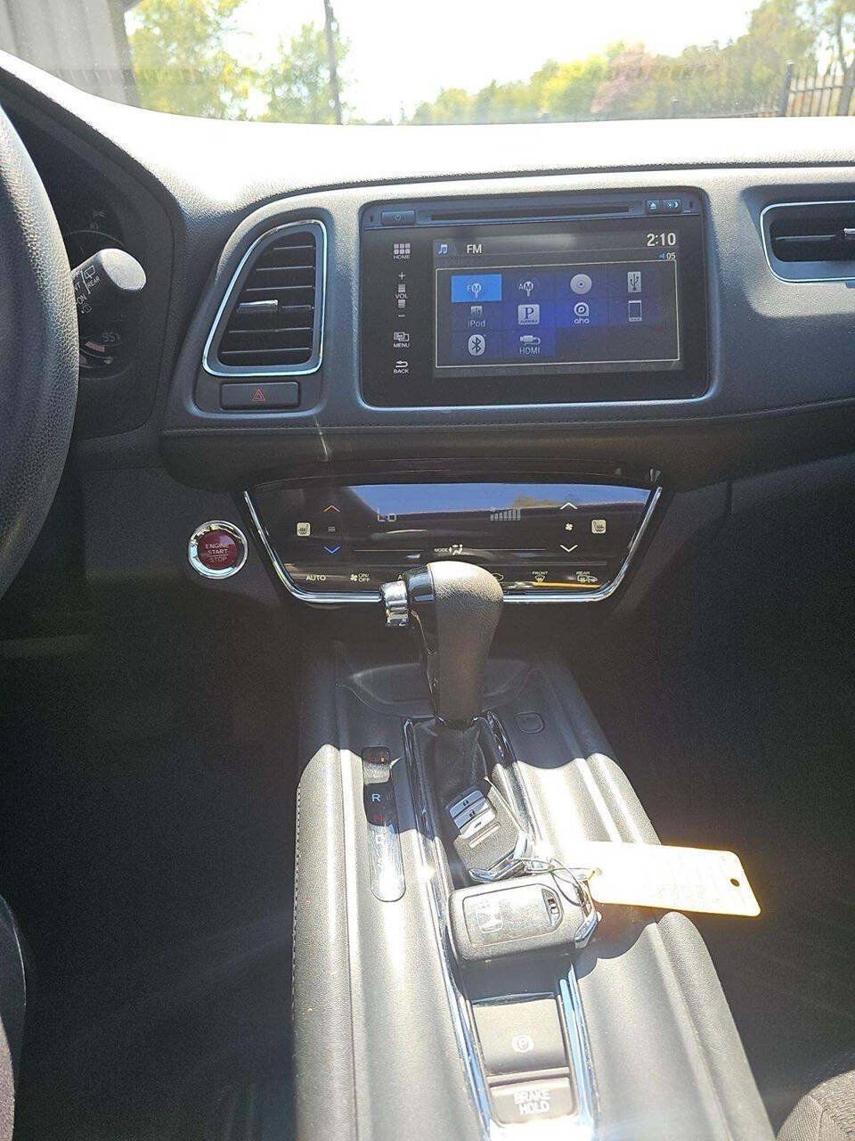 Used 2018 Honda HR-V EX image 7