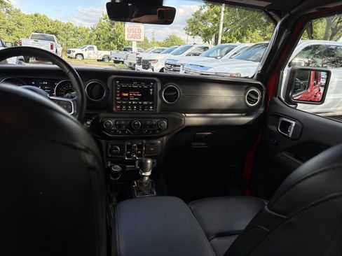 Used 2021 Jeep Wrangler Unlimited Sahara AWD/4WD image 20