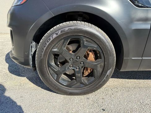 Used 2018 Land Rover Range Rover Sport HSE image 21