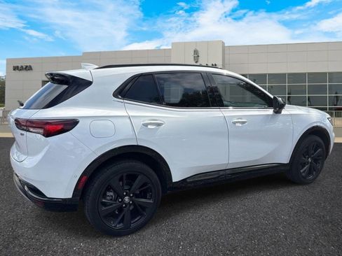 Used 2022 Buick Envision Essence w/ Technology Package II FWD image 3