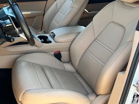 Certified 2023 Porsche Cayenne Platinum Edition AWD/4WD image 5