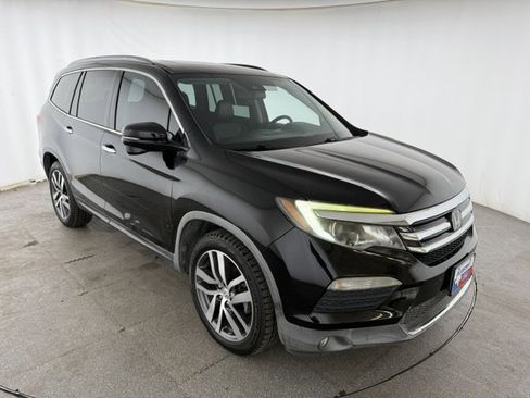 Used 2016 Honda Pilot Touring image 3