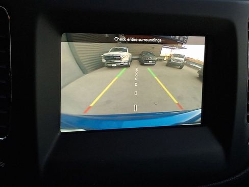 Used 2019 Jeep Compass Latitude image 4