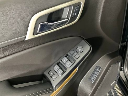 Used 2019 GMC Yukon Denali w/ Denali Ultimate Package image 23